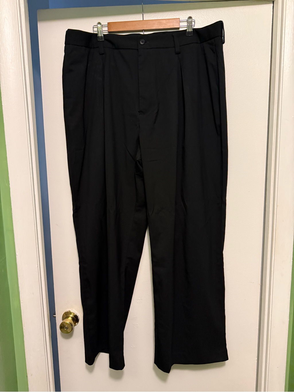 Fashion Nova Men's Black Pleated Dress Pants